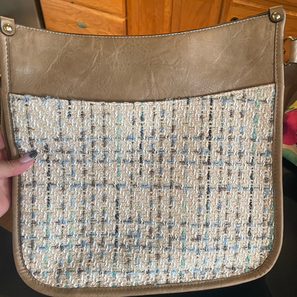 Jen & Co - Picture 1 of 8